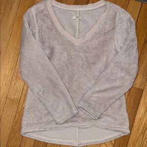 UGG light pink Fleece V-Neck PJ (top only) size small